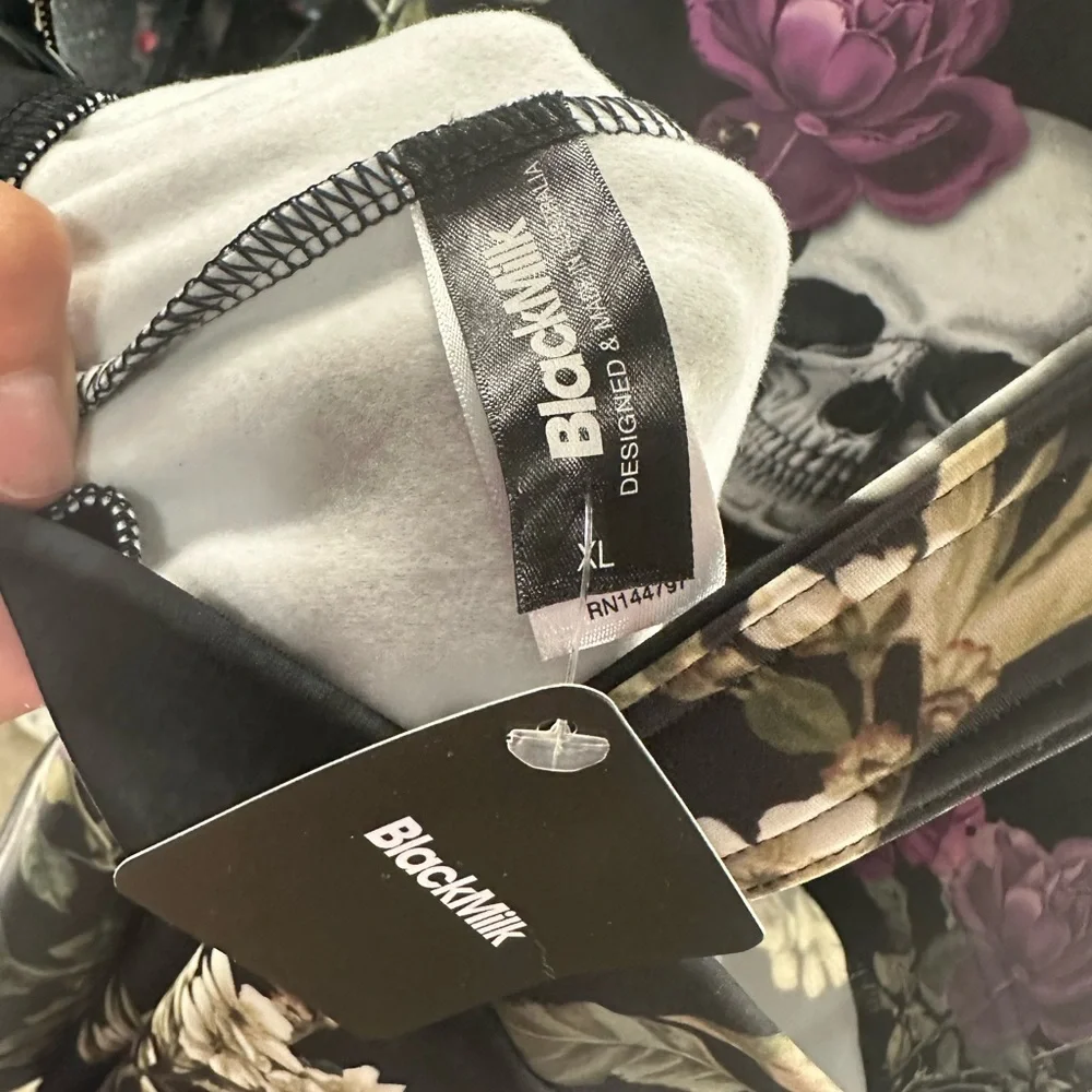 NWT Blackmilk Skull Bouquet Overalls XL - Picture 6 of 6